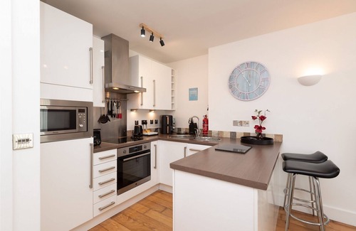 West Looe Casa | Fabuloso apartamento moderno con vistas sensacionales.