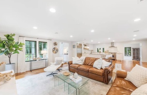 Lafayette Cabaña | Fair Oaks Farmhouse