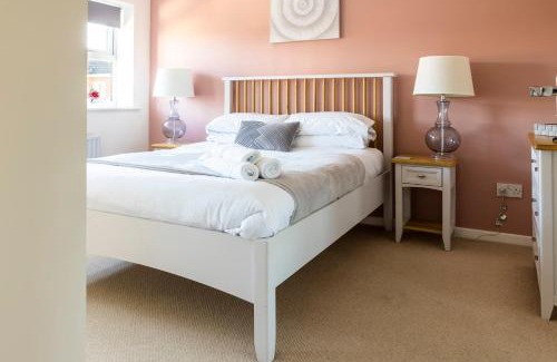 Shrewsbury Casa | Fair View - Off Street Parking and Garden