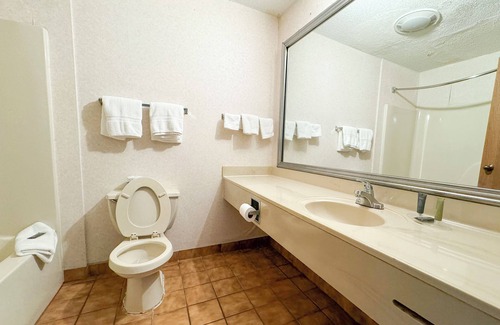 Batavia Hotel | FairBridge Inn & Suites Batavia - Darien Amusement Park