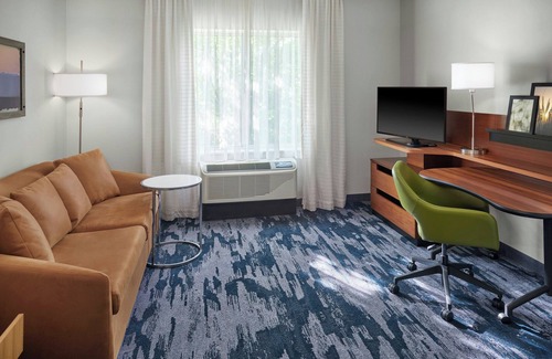 Charlotte Hotel | Fairfield Inn and Suites by Marriott Charlotte Airport