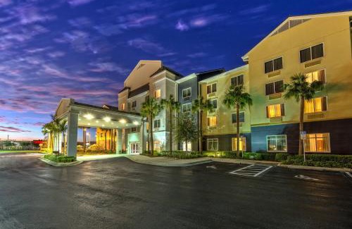 Rural Estates Hotel | Fairfield Inn and Suites by Marriott Naples