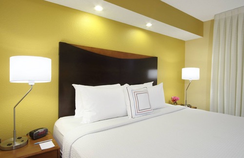Southwest Colorado Springs Hotel | Fairfield Inn & Suites by Marriott Colorado Springs South
