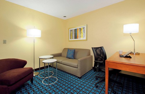 Southwest Colorado Springs Hotel | Fairfield Inn & Suites by Marriott Colorado Springs South