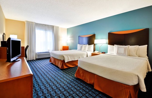 Dallas Design District Hotel | Fairfield Inn & Suites Dallas Medical/Market Center