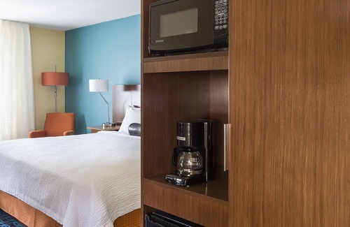 Holland Hotel | Fairfield Inn & Suites Holland