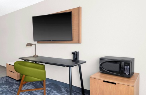 Saginaw Hotel | Fairfield Inn & Suites Saginaw