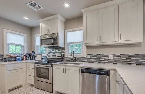Central Oklahoma City Casa | Fairgrounds Retreat newly remodeled weekly/monthly discounts