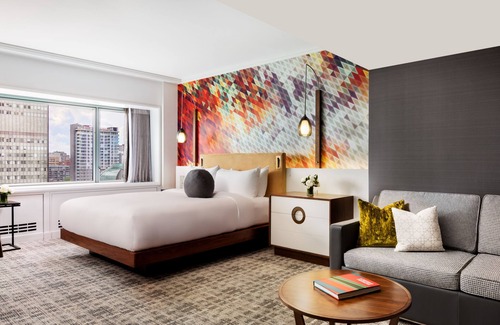 Downtown Montreal Hotel | Fairmont The Queen Elizabeth Gold Experience