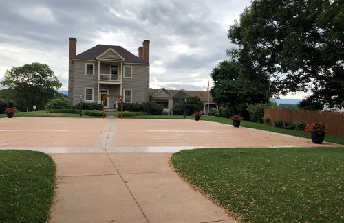 Front Royal Casa | Fairview House