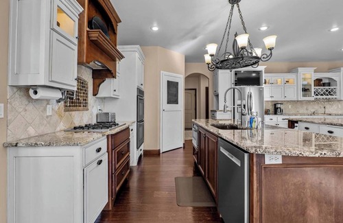 Hobart Casa | Fairway Falls Retreat | Theater, Arcade & Hot Tub