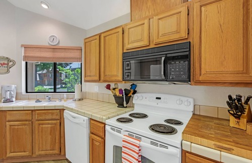 Plumas Eureka Estates Casa | Fairway, Fishing, Friends - 121 Cottonwood Drive