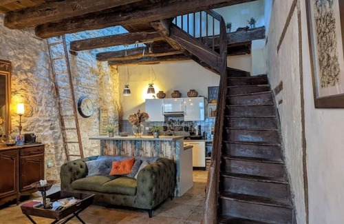 Lauzerte Casa | Fairytale Historic Gem - A Magical Maison in a Medieval French Village