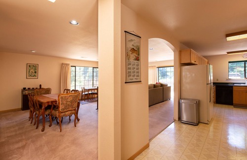 McKinleyville Casa | ☀️🌲Falcons Perch: Nature Lover's Dream, in coastal hills above Blue Lake🪶