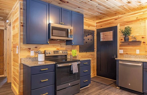 Paradise Cabina | Fall Colors & Cozy Nights on Lake Superior