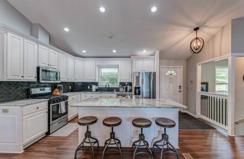 Blairsville Casa | Peaceful Lakefront Escape with Dock Access