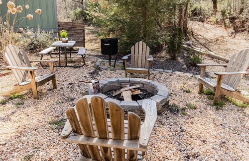 Lakemont Casa | Fall Folliage Mountain Cabin, River Front, Firepit