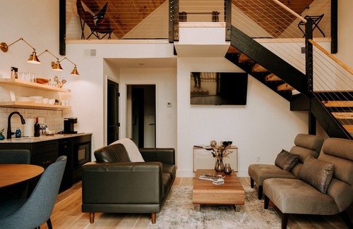 Gatlinburg - Pigeon Forge Cabaña | Weekday Special as Low as $99 - 2