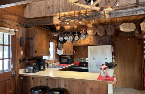 The Bays Casa | Fall Getaway House. Great for couples!
