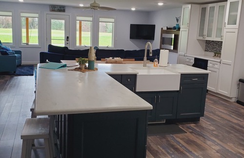 Arkdale Condominio | Fall or Winter Getaway@ Northern Bay Resort!