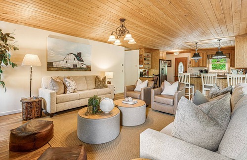 Otto Casa | "Falling Water" Perfect for families!