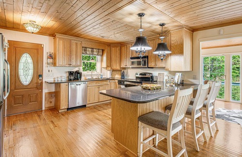 Otto Casa | "Falling Water" Perfect for families!