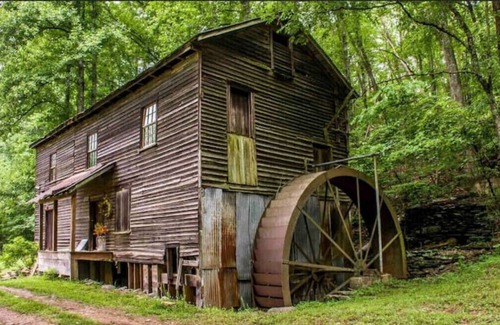 Chatsworth Cabina | Falls View Cabin at Dennis Mill on designated trout stream.
