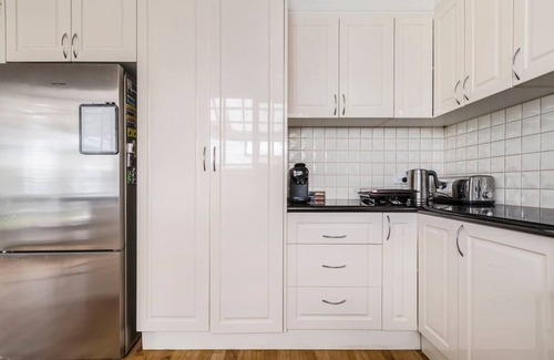 Coburg Casa | Familia Feliz Lush Light filled Victorian Charmer