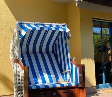 Puddemin Casa | Familienfreundliches Reetdachhaus Weissdorn 2
