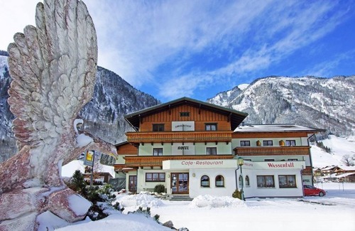 Fusch an der Grossglocknerstrasse Casa | Familienzimmer A+ - Wasserfall, Hotel