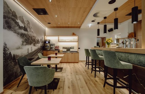 Dienten am Hochkoenig Casa | Familienzimmer mit Dusche od. Bad, 4-6 Nächte - Hotel Salzburger Hof