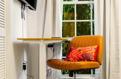 Palm Bay Casa | Families and large groups, with TVs in every room