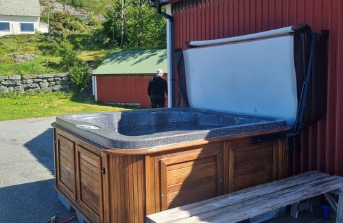 Vagsoy Casa | Familievennlig Sjøeiendom