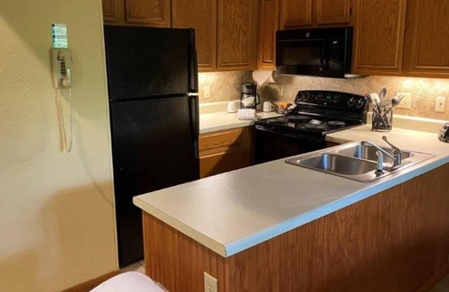 Sapphire Complejo | Family and Friends Getaway! 2 Convenient Units, Pool, Gym, Near Fairfield Lake