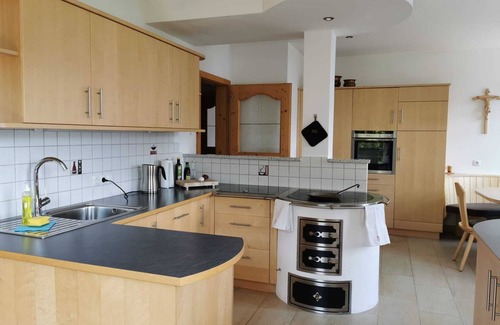 Kurtatsch an der Weinstraße Casa | Family apartment with playground and terrace surrounded by vineyards