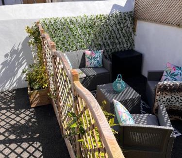 Llandudno Casa | Family Cottage in Llandudno with Parking