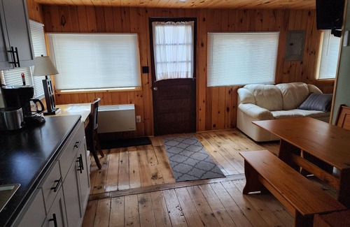 Solon Springs Cabaña | Family Cottage: Where Timeless Charm Meets Modern Comfort