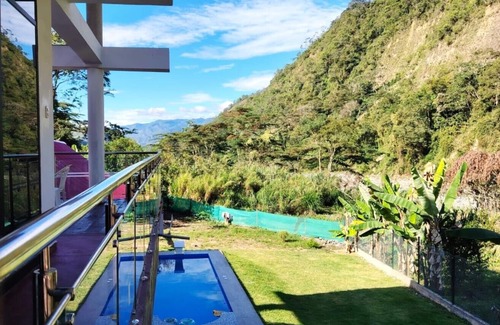 San Ramón Cabaña | Casa de campo familiar con piscina, parrilla, WiFi. ¡Disfruta en la naturaleza!