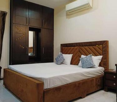 Lahore Hotel | Family couple Hotel