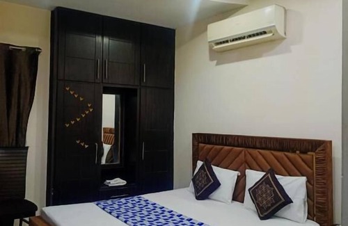 Lahore Hotel | Family couple Hotel