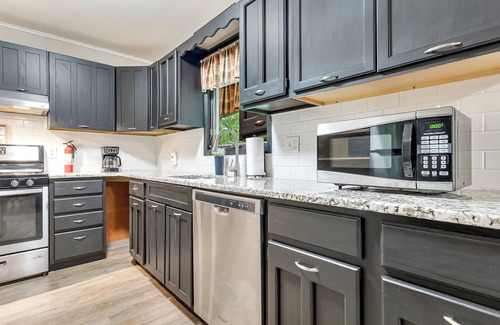 Tafton Casa | Family & Dog friendly home - Game Room - Near the Lake!