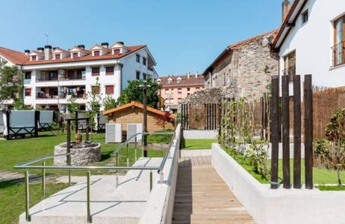 Villaverde de Pontones Apartamento | Apartamento familiar (adaptado para minusválidos) con jardín privado y vistas