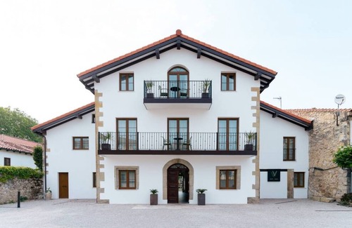 Villaverde de Pontones Apartamento | Apartamento familiar (adaptado para minusválidos) con jardín privado y vistas