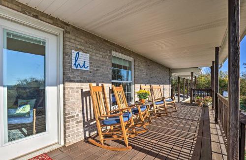 Chaplin Casa | Family Farmhouse on 160-Acre Ranch with Hiking Trail