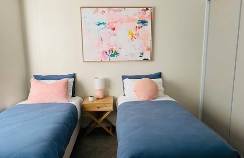 Young Apartamento | Family Favourite, Spacious 2 Bedroom Unit