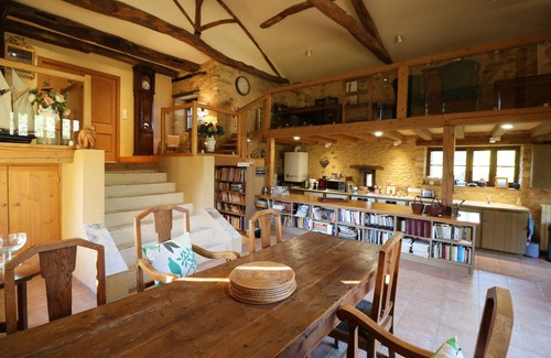 Saint-Germain-de-Belves Casa | Family house & renovated barn with private pool in the heart of the Périgord Noir