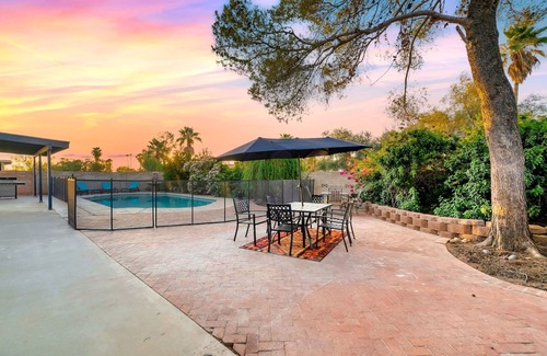 Tucson Casa | 4-bedroom house sleeps 10 in East Tucson with Pool and Game room,