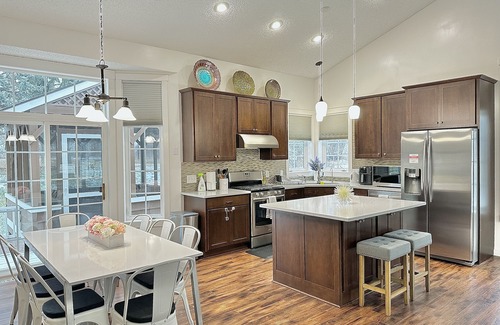 Shakopee Casa | Family-Friendly - All Seasons - Near Shops & Parks - Book For Fall & Winter Now