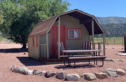 Canon City Cabina | Family-Friendly Cabin | Fire Pit | BBQ & Picnic Area | Playground