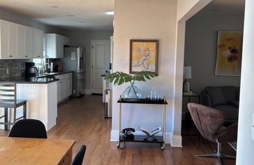Sugar Hill Casa | Family Friendly - close to Sugar Hill shopping, restaurants